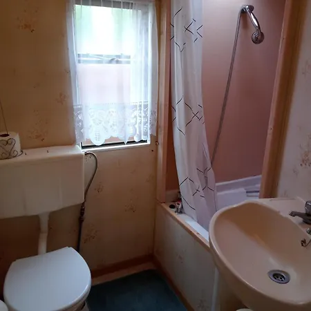 キャンプ場 Joasia I Maciek Bungalowy ヤロスワビエツ