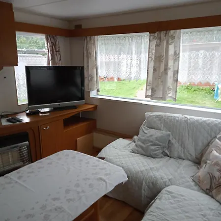Joasia I Maciek Bungalowy * ヤロスワビエツ